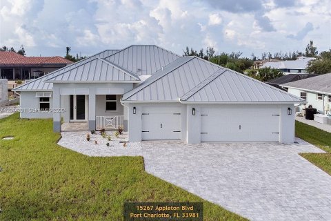 Villa ou maison à Port Charlotte, Floride 4 chambres, 225.29 m2 № 2076369