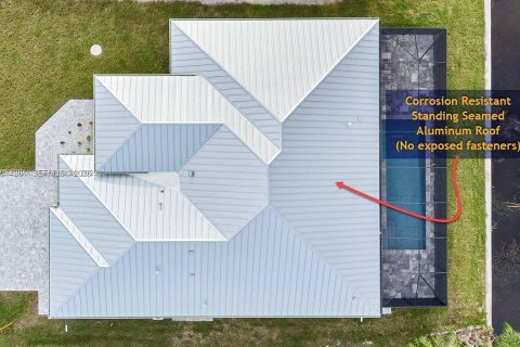 Villa ou maison à vendre à Port Charlotte, Floride: 4 chambres, 225.29 m2 № 2076369 - photo 2