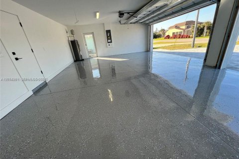 Villa ou maison à vendre à Port Charlotte, Floride: 4 chambres, 225.29 m2 № 2076369 - photo 17
