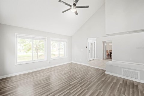 Villa ou maison à vendre à Titusville, Floride: 4 chambres, 375.6 m2 № 2226752 - photo 24