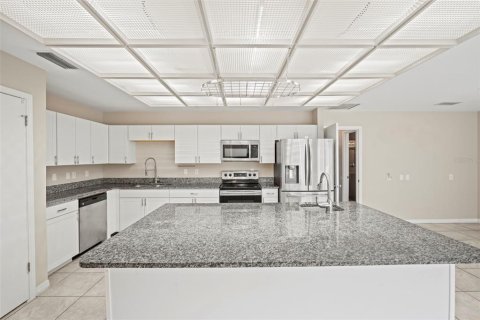 Villa ou maison à vendre à Titusville, Floride: 4 chambres, 375.6 m2 № 2226752 - photo 15
