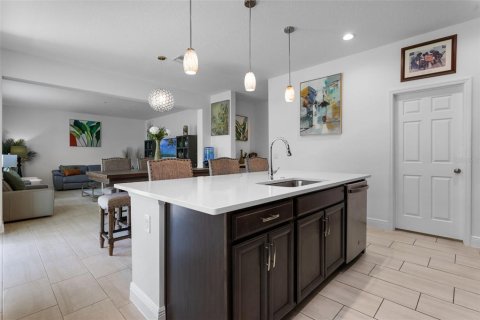House in Minneola, Florida 5 bedrooms, 241.08 sq.m. № 2236076 - photo 17