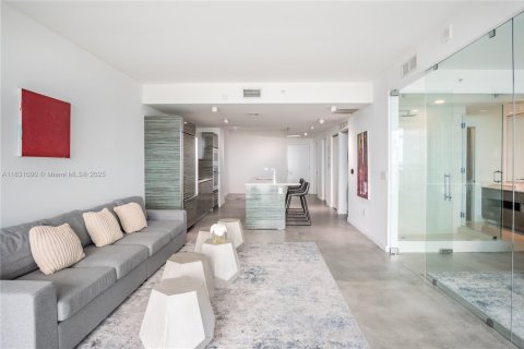 Copropriété à vendre à Miami, Floride: 2 chambres, 106.19 m2 № 1809018 - photo 13