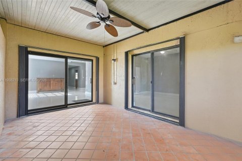 Copropriété à louer à Pembroke Pines, Floride: 2 chambres, 100.33 m2 № 1995947 - photo 21