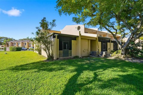 Copropriété à louer à Pembroke Pines, Floride: 2 chambres, 100.33 m2 № 1995947 - photo 23