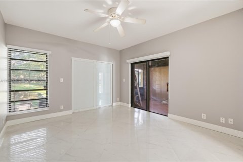 Copropriété à louer à Pembroke Pines, Floride: 2 chambres, 100.33 m2 № 1995947 - photo 17