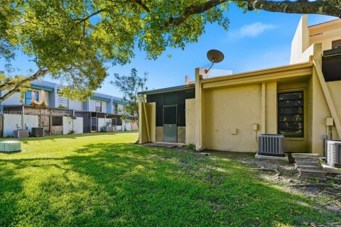 Copropriété à louer à Pembroke Pines, Floride: 2 chambres, 100.33 m2 № 1995947 - photo 22