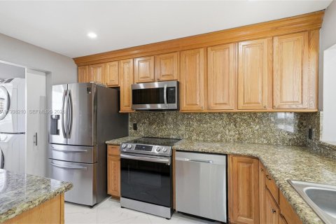 Condo à Pembroke Pines, Floride, 2 chambres № 1995947