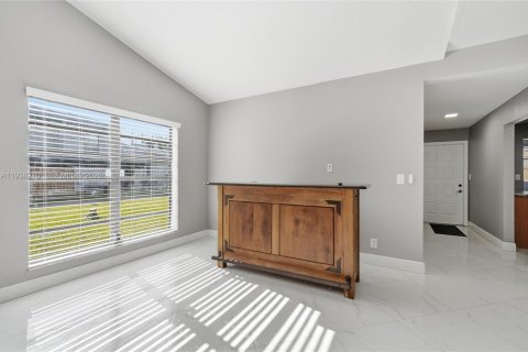 Copropriété à louer à Pembroke Pines, Floride: 2 chambres, 100.33 m2 № 1995947 - photo 13