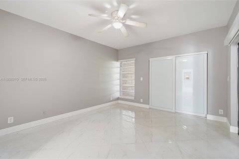 Copropriété à louer à Pembroke Pines, Floride: 2 chambres, 100.33 m2 № 1995947 - photo 15