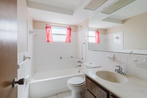 Casa en venta en Holiday, Florida, 2 dormitorios, 103.49 m2 № 1902340 - foto 2