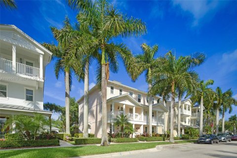 Townhouse in Jupiter, Florida 3 bedrooms, 214.6 sq.m. № 2063961 - photo 9