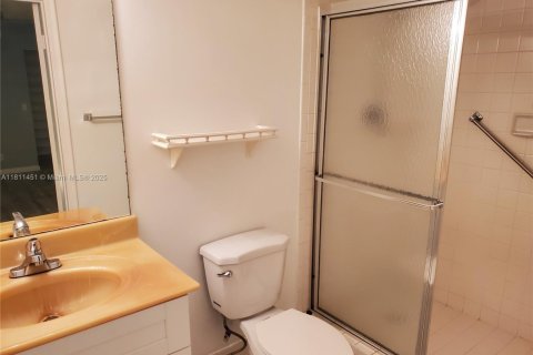 Condominio en venta en Pembroke Pines, Florida, 2 dormitorios, 96.99 m2 № 1756588 - foto 13