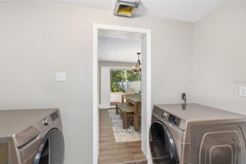 House in Tampa, Florida 3 bedrooms, 136.19 sq.m. № 1592793 - photo 19