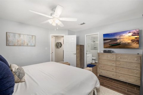 House in Tampa, Florida 3 bedrooms, 136.19 sq.m. № 1592793 - photo 13