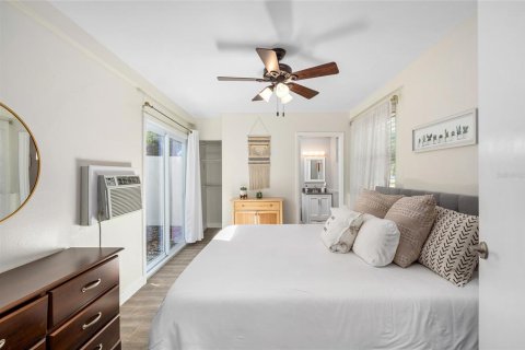 House in Tampa, Florida 3 bedrooms, 136.19 sq.m. № 1592793 - photo 17
