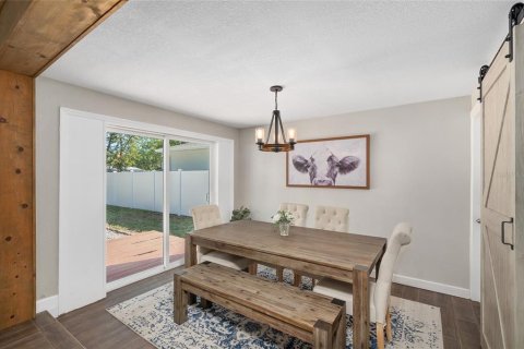 House in Tampa, Florida 3 bedrooms, 136.19 sq.m. № 1592793 - photo 11