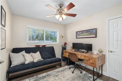 House in Tampa, Florida 3 bedrooms, 136.19 sq.m. № 1592793 - photo 15