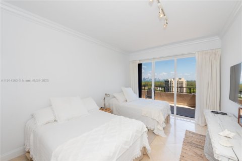 Condo in Key Biscayne, Florida, 2 bedrooms  № 1974840 - photo 16