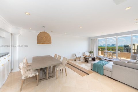 Condo in Key Biscayne, Florida, 2 bedrooms  № 1974840 - photo 1