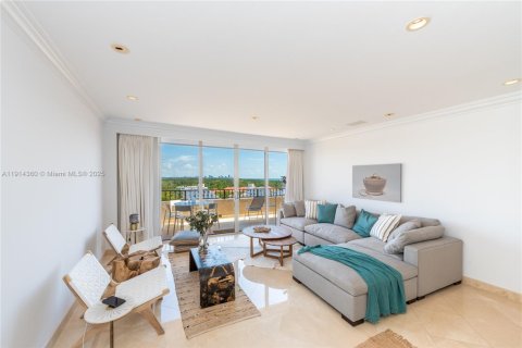 Condo in Key Biscayne, Florida, 2 bedrooms  № 1974840 - photo 3