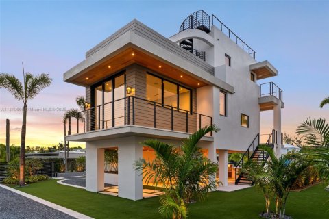 Купить виллу или дом в Ки-Ларго, Флорида 5 спален, 400.04м2, № 1799208 - фото 24