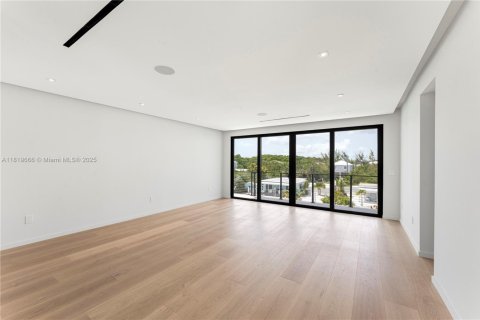 Купить виллу или дом в Ки-Ларго, Флорида 5 спален, 400.04м2, № 1799208 - фото 16