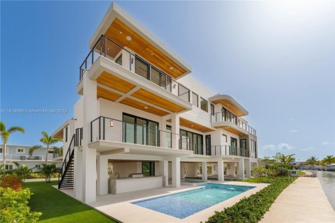 Купить виллу или дом в Ки-Ларго, Флорида 5 спален, 400.04м2, № 1799208 - фото 1
