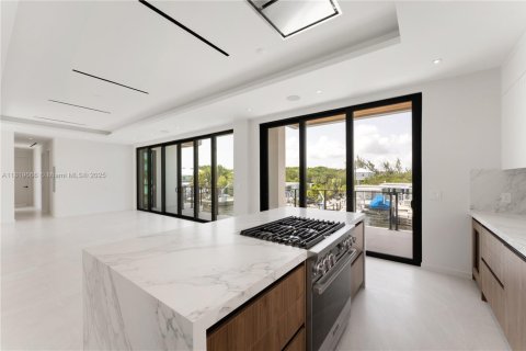 Купить виллу или дом в Ки-Ларго, Флорида 5 спален, 400.04м2, № 1799208 - фото 15