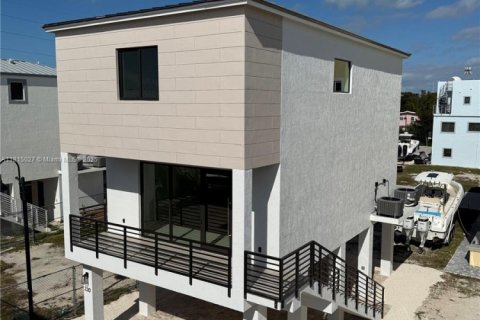 House in Key Largo, Florida 3 bedrooms № 1766712 - photo 2