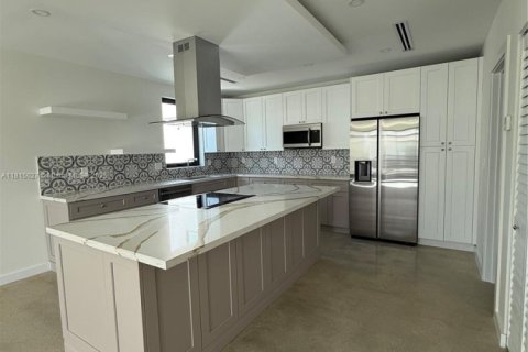 House in Key Largo, Florida 3 bedrooms № 1766712 - photo 10