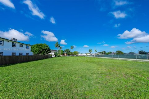 Propiedad comercial en venta en Homestead, Florida, 362.97 m2 № 2012867 - foto 17