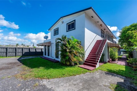 Propiedad comercial en venta en Homestead, Florida, 362.97 m2 № 2012867 - foto 13