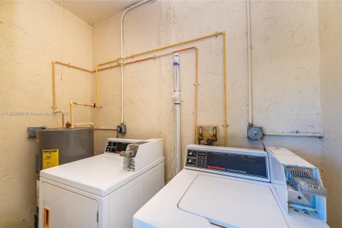 Propiedad comercial en venta en Homestead, Florida, 362.97 m2 № 2012867 - foto 14