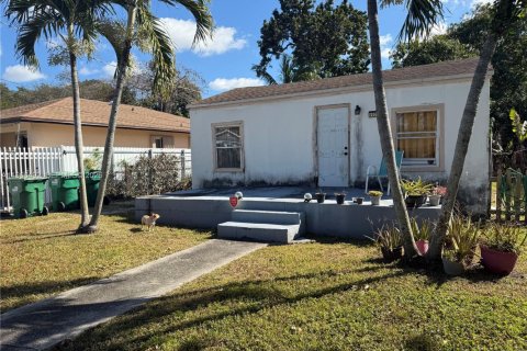 House in Miami, Florida 2 bedrooms, 57.97 sq.m. № 2031773
