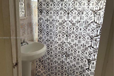 Casa en venta en Miami, Florida, 2 dormitorios, 57.97 m2 № 2031773 - foto 11