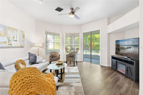House in Lady Lake, Florida 2 bedrooms, 144.18 sq.m. № 1616298 - photo 6