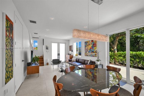Condominio en venta en Miami, Florida, 3 dormitorios, 138.05 m2 № 1877544 - foto 1