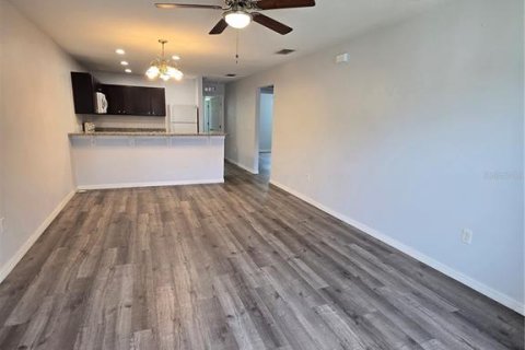 Apartamento en alquiler en Kissimmee, Florida, 3 dormitorios, 100.52 m2 № 1786756 - foto 4