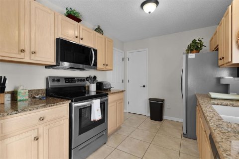 House in The Villages, Florida 2 bedrooms, 102.38 sq.m. № 2166615 - photo 15
