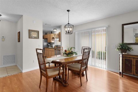 House in The Villages, Florida 2 bedrooms, 102.38 sq.m. № 2166615 - photo 14