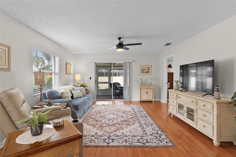 House in The Villages, Florida 2 bedrooms, 102.38 sq.m. № 2166615 - photo 8