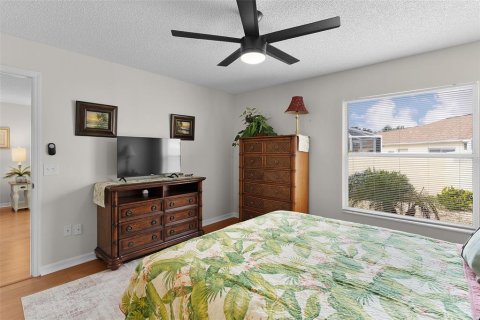 House in The Villages, Florida 2 bedrooms, 102.38 sq.m. № 2166615 - photo 22