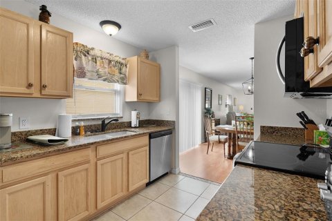 House in The Villages, Florida 2 bedrooms, 102.38 sq.m. № 2166615 - photo 18