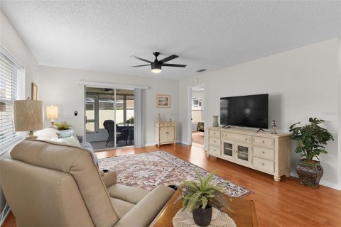 House in The Villages, Florida 2 bedrooms, 102.38 sq.m. № 2166615 - photo 9