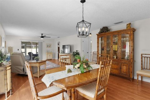 House in The Villages, Florida 2 bedrooms, 102.38 sq.m. № 2166615 - photo 13