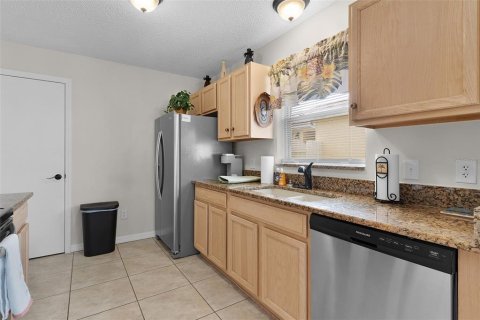 House in The Villages, Florida 2 bedrooms, 102.38 sq.m. № 2166615 - photo 17
