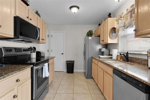 House in The Villages, Florida 2 bedrooms, 102.38 sq.m. № 2166615 - photo 16