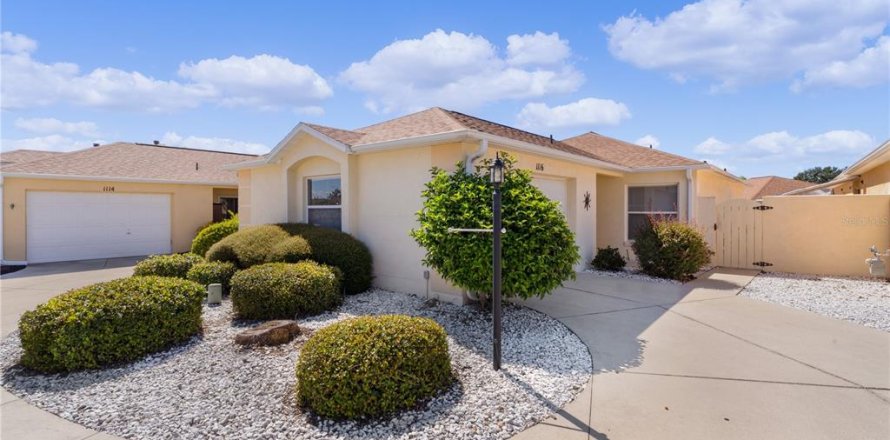 House in The Villages, Florida 2 bedrooms, 102.38 sq.m. № 2166615