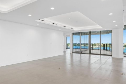 Купить кондоминиум в Уэст-Палм-Бич, Флорида 6 комнат, 412.11м2, № 2082806 - фото 14